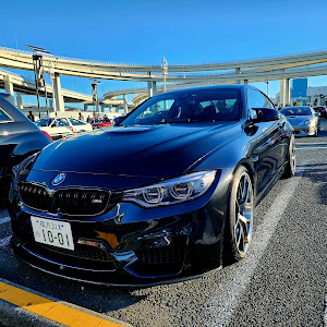 M4 クーペ F82