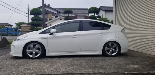 プリウス Zvw30のarrows車高調 Knm Prius Family プリウス30 愛車紹介 車高調整に関するカスタム メンテナンスの投稿画像 車 のカスタム情報はcartune