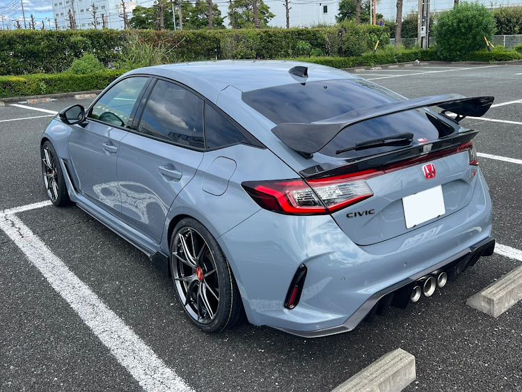 シビックタイプRのBBS・カーボンパーツ・SPOON・FL5に関するカスタム事例の投稿画像3枚目