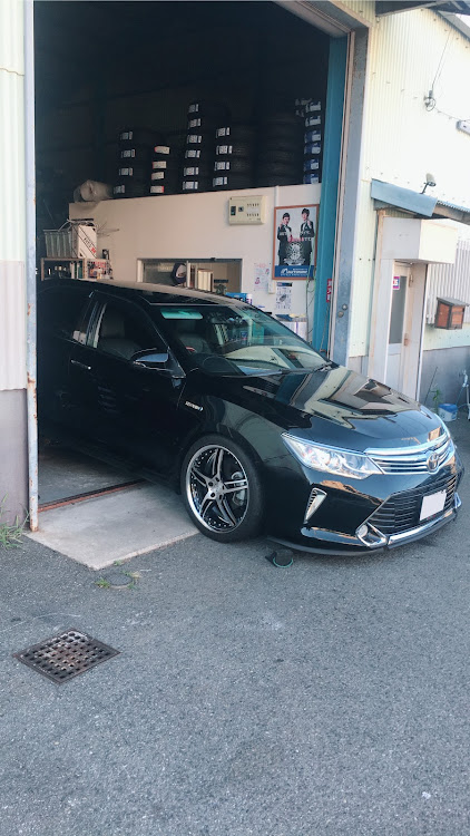 カムリの洗車・ホイール交換・車高調整に関するカスタム事例の投稿画像1枚目