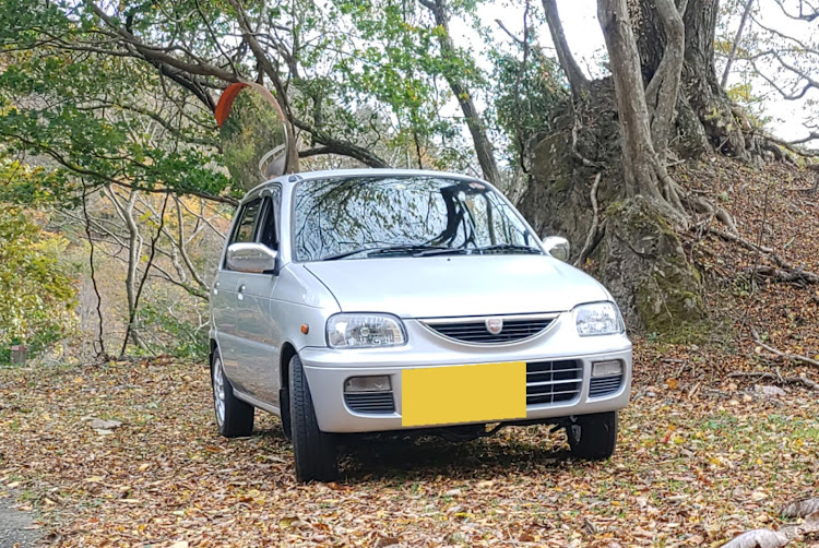 ミラの銀ナマコ・紅葉シーズンすっ飛ばして冬になろうとしてる・仕事ハードで体ボロボロ・車もボロボロ・数日に1度の画像放出タイムに関するカスタム事例の投稿画像1枚目
