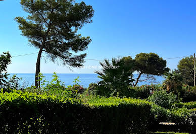 Maison avec piscine et jardin 5