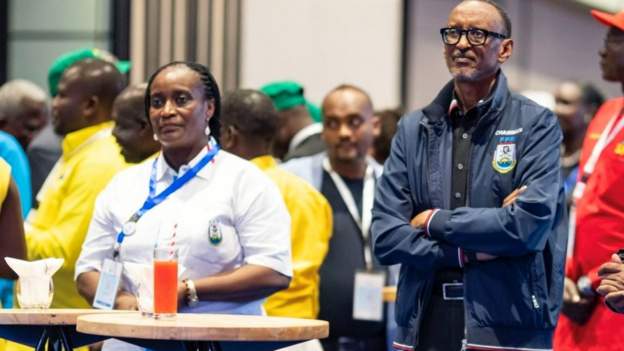 Ms Uwimana (left) with President Kagame (right) at the party's national congress