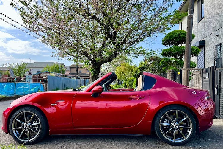 ロードスターRFのいつもいいね＆コメントありがとうございます🥰・オープン出勤継続中・桜の経過🌸・富士山に関するカスタム事例の投稿画像2枚目