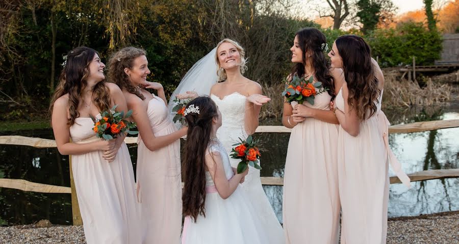 Fotografo di matrimoni Katie Battie (katiebattiephoto). Foto del 1 luglio 2019