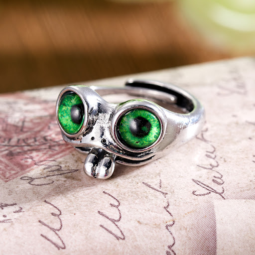 Title 2, Creative Frog Style Hip Hop Ring, a unique acce...