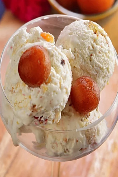 Gulab Jamun With Icecream