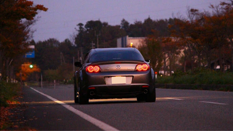 RX-8の紅葉の前・移りゆく季節のなかでに関するカスタム事例の投稿画像1枚目
