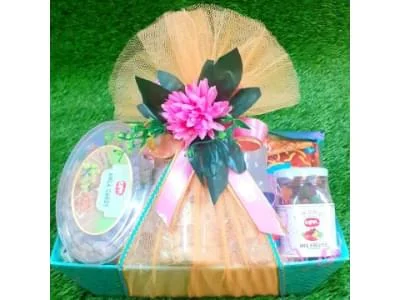 Om Fancy Hamper