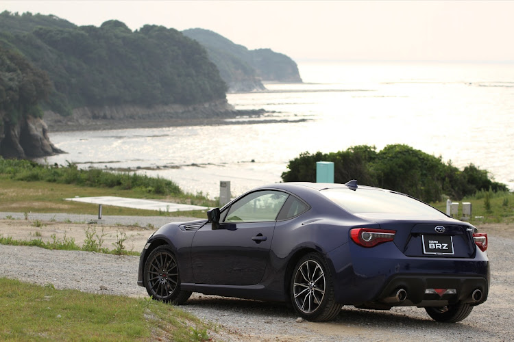 WRX STIのカレーの路・BRZ・TOMORROW COAST・一眼レフ・カフェに関するカスタム事例の投稿画像31枚目