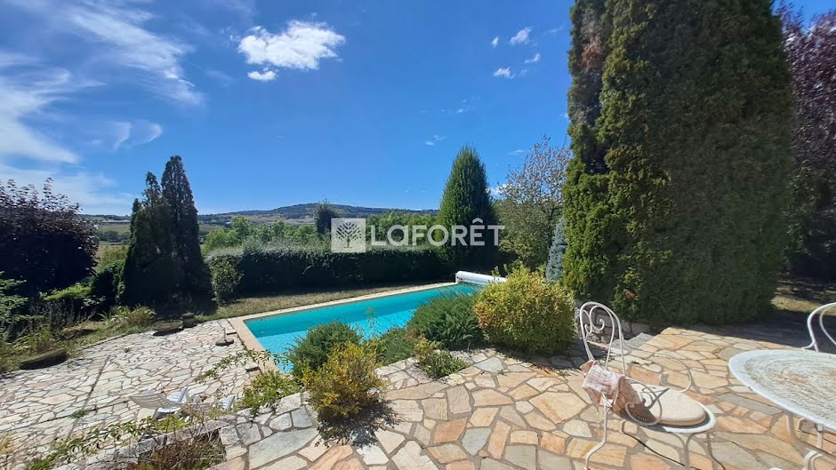 Vente villa 21 pièces 275 m² à Saint-Flour (15100), 529 000 €