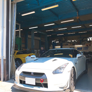 NISSAN GT-R