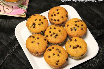 Mango and Chocolate Chips Muffin – Eggless