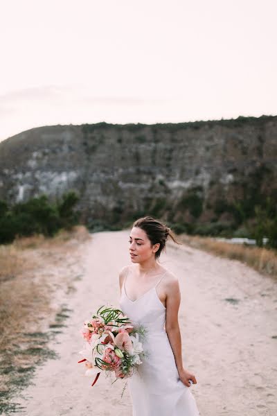 Fotógrafo de casamento Maksim Maksimenko (2maxfoto). Foto de 27 de fevereiro 2020