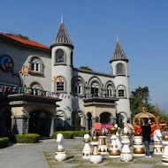 大黑松小倆口 - 埔里元首館