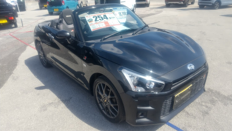 てるちょんさんが投稿した10月も宜しくお願いします・新車展示会・cars&coffeeに関するカスタム事例の投稿画像1枚目
