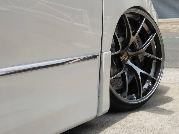 ヴェルファイアの純ベタ・BBS.RI-D・11J+15、4本通し・K.S.M.extreme・誰も真似出来ないstyleに関するカスタム事例の投稿画像1枚目
