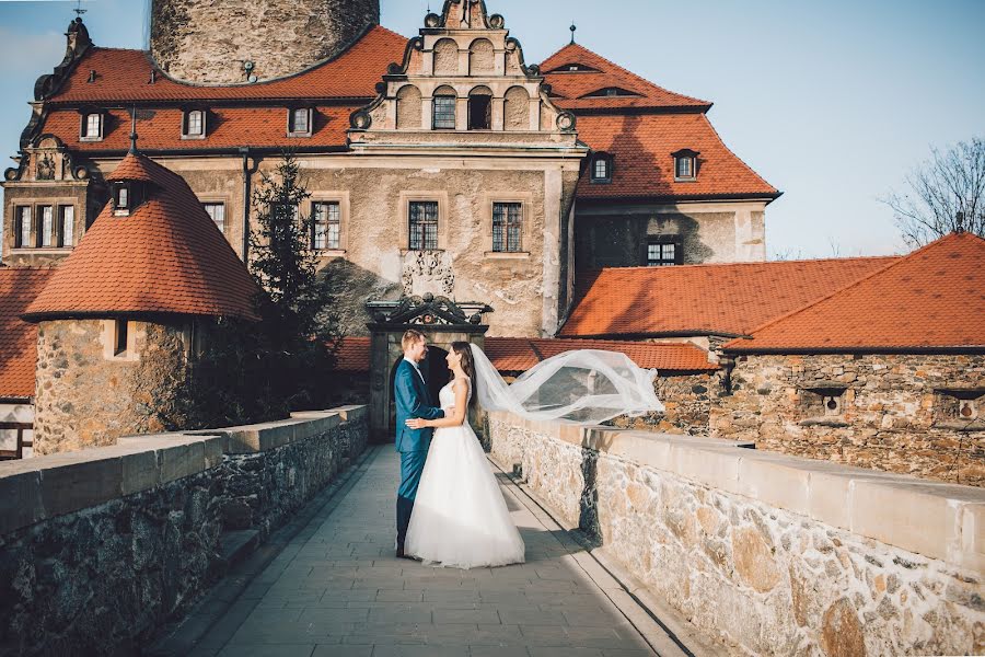 Fotografo di matrimoni Kinga Mucha (muchaart). Foto del 17 dicembre 2018