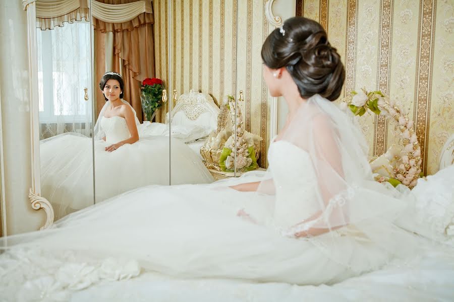 Wedding photographer Sos Khocanyan (armstudio). Photo of 11 November 2013