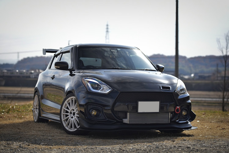 スイフトスポーツのzc33s・今年1年ありがとうございました・来年もよろしくお願いしますに関するカスタム事例の投稿画像1枚目