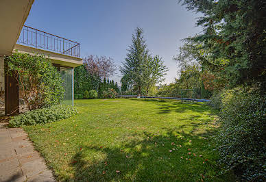 House with garden and terrace 3