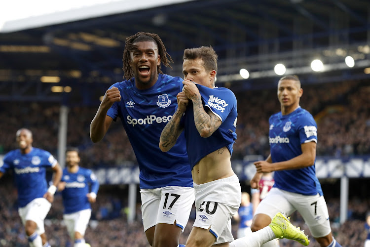 Premier League : Everton renoue avec la victoire grâce à des magnifiques buts de Bernard et Sigurdsson (Vidéos)