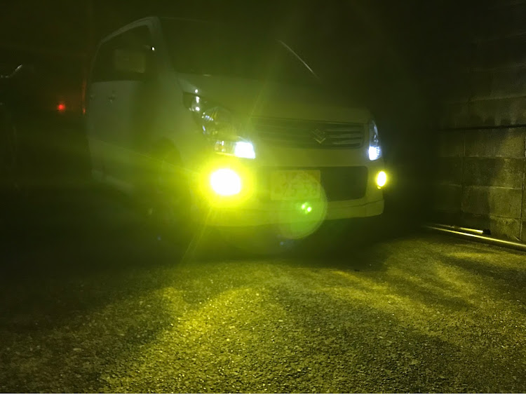 ワゴンRのモノクロ祭り・モノクロ祭り便乗・通勤車・イエローフォグ・VELENOに関するカスタム事例の投稿画像3枚目