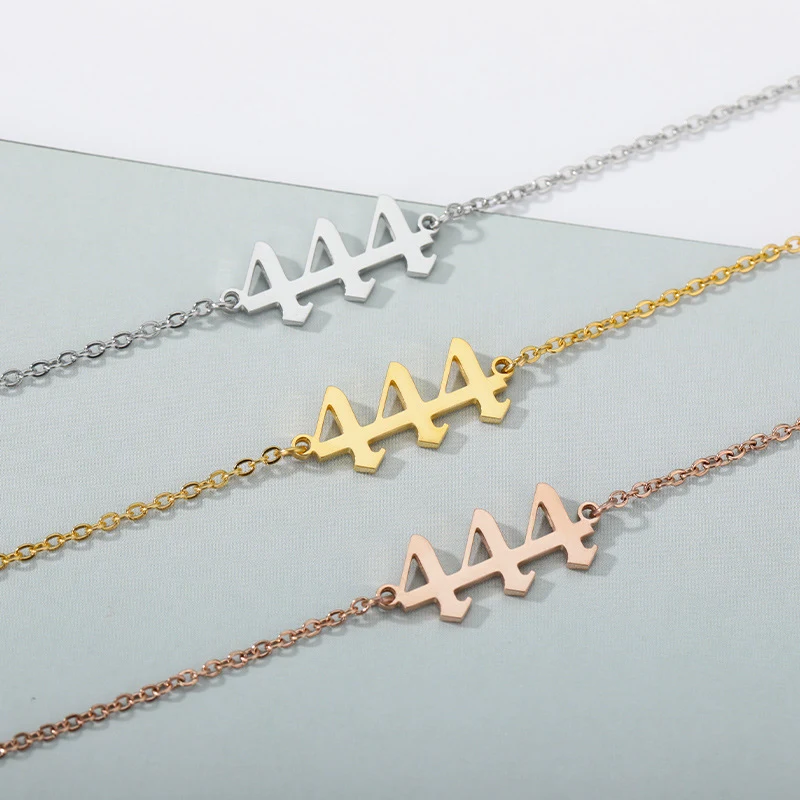 Pulseira Digital Anjo da Sorte Pessoal Aço Inoxidável. Leve a sorte com você. Design personalizável, monitoramento de metas e lembretes diários.