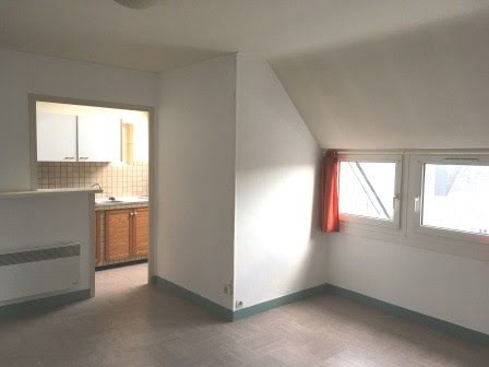 Location  appartement 2 pièces 45 m² à Vire (14500), 340 €