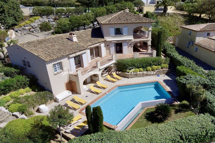 Vente villa 3 pièces 230 m² à Sainte-Maxime (83120), 1 350 000 €