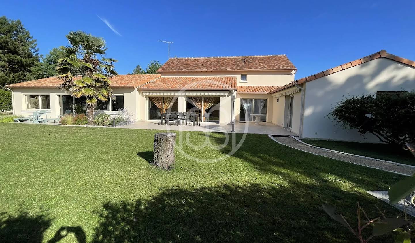 House with pool and garden Poitiers