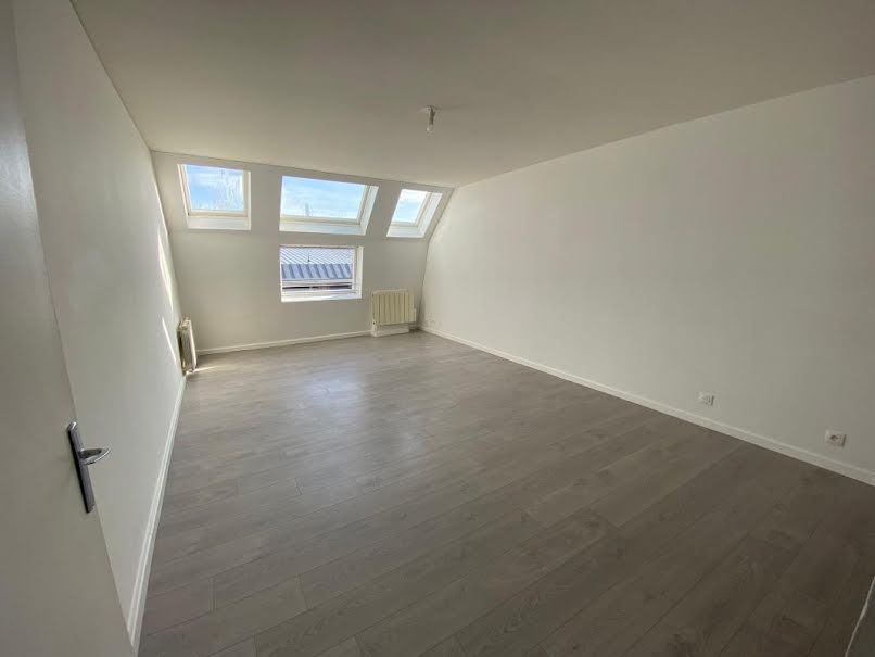 Location  appartement 3 pièces 58 m² à Calais (62100), 650 €