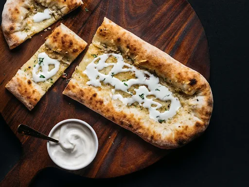 Stuffed Garlic Bread With Blue Cheese Splash