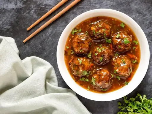 Veg Manchurian (Gravy)