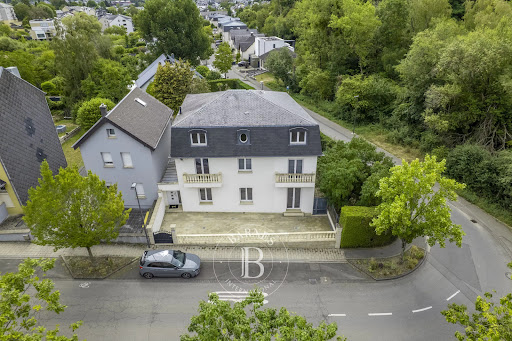 House with pool and garden 1