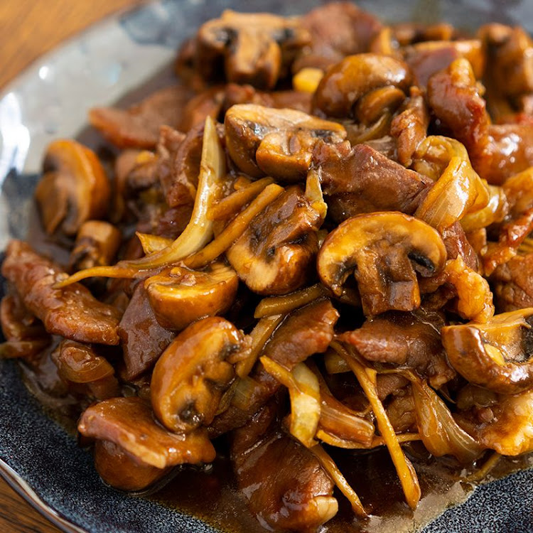 Beef mushroom and ginger stir fry