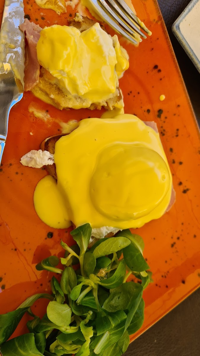 Eggs Benedict