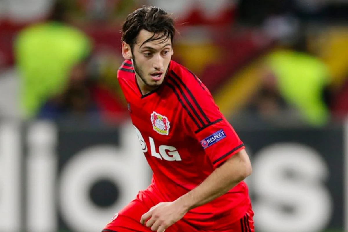 Le nouveau coup franc victorieux d'Hakan Calhanoglu