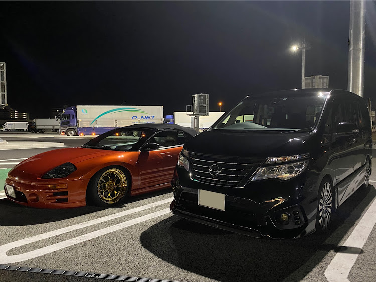 セレナのチームローガン関東・蓮田MTに関するカスタム事例の投稿画像1枚目