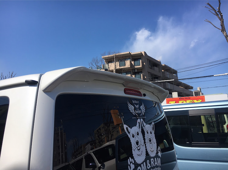 ハイエースバンの純正リアスポイラー・ともぺえさんありがとう・SSBOに関するカスタム事例の投稿画像2枚目