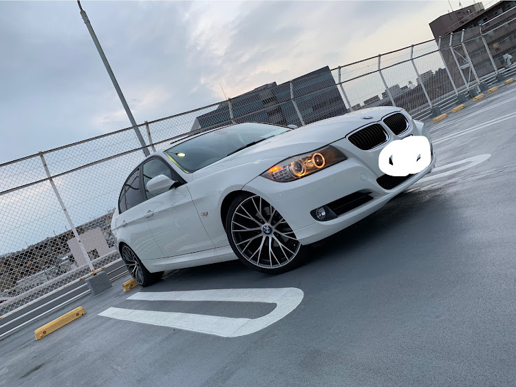 3シリーズのbmw・BMW3シリーズ・E90に関するカスタム事例の投稿画像1枚目