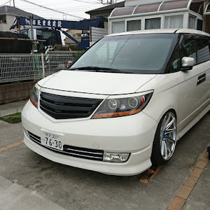 エリシオンプレステージのエリシオン・直巻スプリング交換・車高