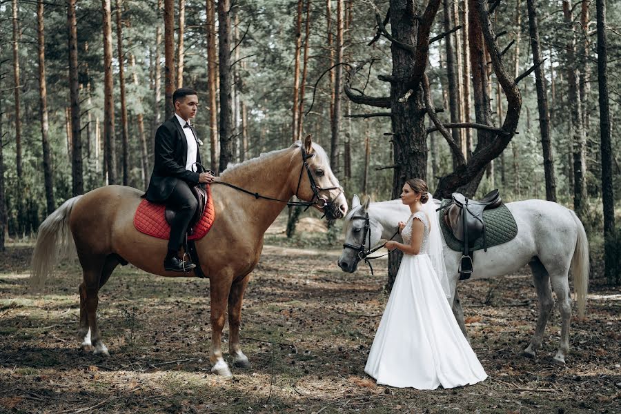 Fotógrafo de casamento Alena Karpova (photokarallena). Foto de 22 de março 2021