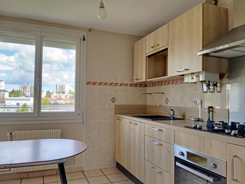 Vente appartement 3 pièces 72 m² à Cholet (49300), 128 400 €