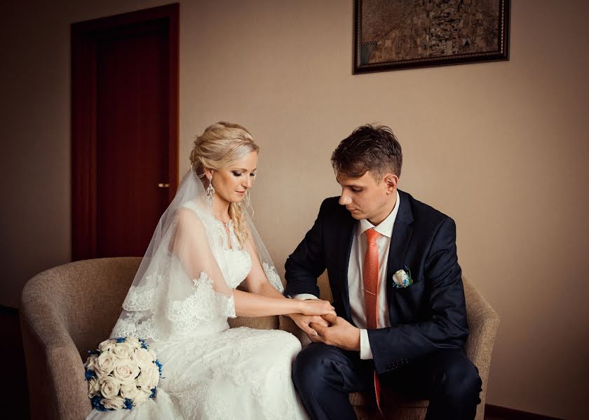 Wedding photographer Lena Popova (lenabrain). Photo of 20 October 2014