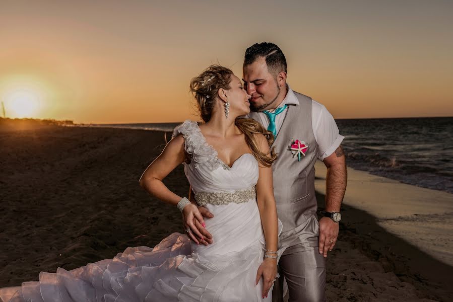 Fotógrafo de bodas Alex Quesada (avsmile12345). Foto del 16 de febrero 2019