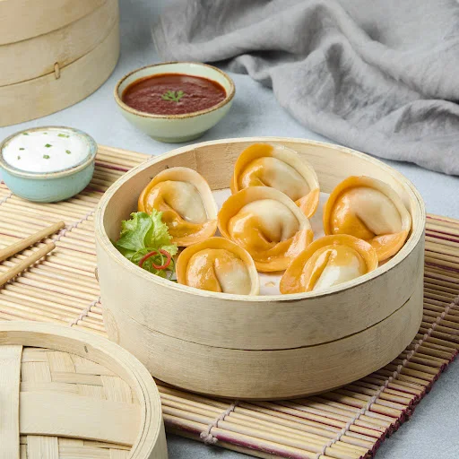 Steamed Schezwan Paneer Momo With Momo Chutney