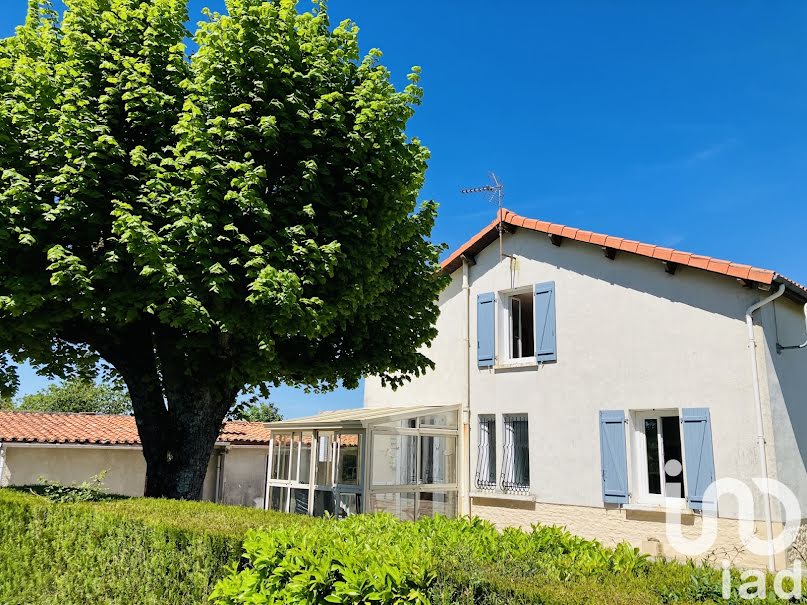 Vente maison 7 pièces 141 m² à Verteuil-sur-Charente (16510), 209 000 €