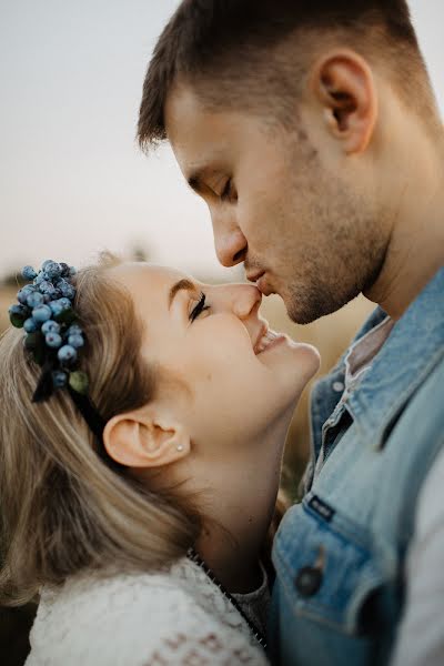 Fotografo di matrimoni Anya Bezyaeva (bezyaewa). Foto del 28 febbraio 2018