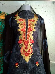 Madina Cloth Store photo 4